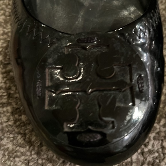 Tory Burch Women's Black Reva Patent Leather Ballet Flats -8.5/9 - Picture 2 of 8